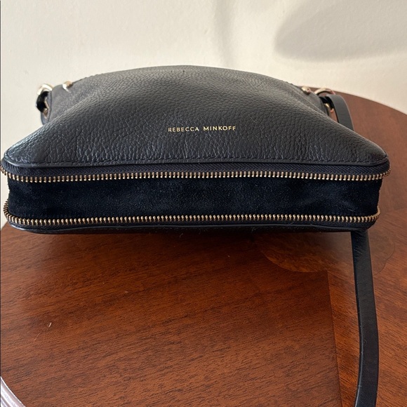 Rebecca Minkoff  leather Crossbody bag  black/gold tone expanding sides & bottom - Picture 12 of 17